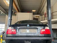 Gebraucht BMW 320 Sport Line 150 PS (110 kW) 2000 Schwarz Limousine