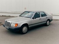 Gebraucht Mercedes E260 160 PS (117 kW) 1987 Silber Limousine