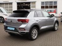 Gebraucht VW T-Roc Style 150 PS (110 kW) 2023 Pyrit silber metallic SUV