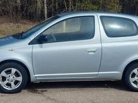 Gebraucht Toyota Yaris 75 PS (55 kW) 2003 Silber Limousine