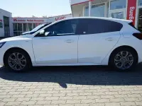 Gebraucht Ford Focus ST-Line 125 PS (91 kW) 2023 Weiß Limousine