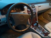 gebraucht Mercedes E240 (Preisvorschlag machen)