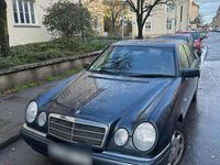 Second-hand Mercedes E320 220 CP (161 kW) 1995 Albastru Berlinǎ