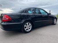 Gebraucht Mercedes E280 Avantgarde 177 PS (130 kW) 2005 Schwarz Limousine