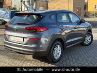 Gebraucht Hyundai Tucson Select 132 PS (97 kW) 2019 Micron/pepper grey SUV
