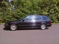Gebraucht BMW 520 136 PS (100 kW) 2000 Schwarz metallic Kombi