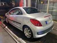 Gebraucht Peugeot 207 CC 90 PS (66 kW) 2007 Silber Cabrio