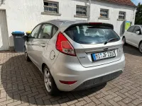 Gebraucht Ford Fiesta 95 PS (69 kW) 2014 Silber Kleinwagen