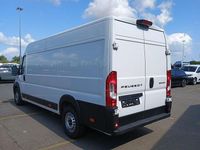 Gebraucht Peugeot Boxer 140 PS (102 kW) 2024 Lackierung weiss icy/typ ausse Van