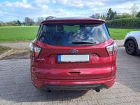 Gebraucht Ford Kuga ST-Line 150 PS (110 kW) 2019 Rot SUV