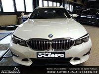 gebraucht BMW 320 d xDrive Luxury Line LIVE/ACC/AHK/PANO/KEYLESS