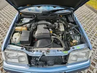 Gebraucht Mercedes E220 150 PS (110 kW) 1993 Blau Limousine