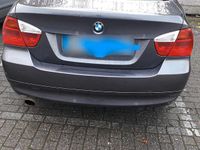 Gebraucht BMW 318 129 PS (94 kW) 2007 Grau Limousine