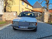 Gebraucht Mercedes 200 60 PS (44 kW) 1982 Weiß Limousine
