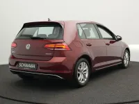 Gebraucht VW Golf VII Comfortline 131 PS (96 kW) 2019 Rot Limousine