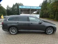 Gebraucht VW Passat R-line 200 PS (147 kW) 2023 Mangangrau Kombi