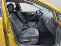 Gebraucht VW Golf VII R-line 125 PS (91 kW) 2018 Gelb Kombi