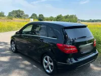Gebraucht Mercedes B180 122 PS (89 kW) 2013 Schwarz Kleinwagen