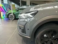 Neu Dacia Jogger Extreme 110 PS (80 kW) 2025 Schiefergrau Van / Kleinbus