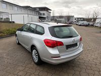 Gebraucht Opel Astra Edition 140 PS (102 kW) 2013 Silber Kombi