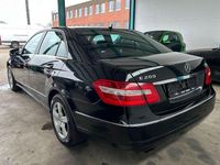 Gebraucht Mercedes E200 184 PS (135 kW) 2009 Obsidianschwarz Limousine