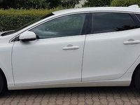 Gebraucht Volvo V40 Momentum 150 PS (110 kW) 2013 Weiß Limousine