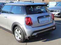 Gebraucht Mini Cooper Essential 136 PS (100 kW) 2023 Melting silver iii Kleinwagen