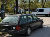 Gebraucht Mercedes 230 132 PS (97 kW) 1990 Schwarz Kombi
