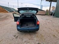 Second-hand VW Passat 140 CP (102 kW) 2008 Albastru Break