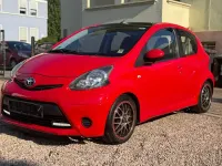 Gebraucht Toyota Aygo 68 PS (50 kW) 2014 Rot Kleinwagen