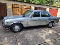 Gebraucht Mercedes 230 139 PS (102 kW) 1981 Silber Limousine