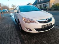 Gebraucht Opel Astra 140 PS (102 kW) 2012 Weiß Kombi