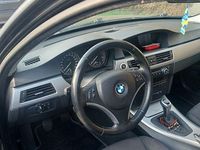 Gebraucht BMW 320 177 PS (130 kW) 2008 Schwarz Kombi