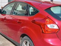 Gebraucht Ford Focus 75 PS (55 kW) 2013 Rot Limousine