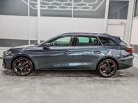 Neu Cupra Leon 150 PS (110 kW) 2026 Grau metallic s7s7 Kombi