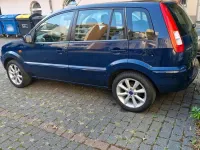 Gebraucht Ford Fusion 80 PS (58 kW) 2011 Blau Kleinwagen