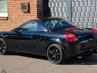 Gebraucht Toyota MR2 140 PS (102 kW) 2000 Schwarz Cabrio