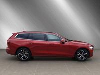 Gebraucht Volvo V60 Core 197 PS (144 kW) 2024 Rot Kombi
