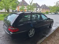 Używany Mercedes E500 Avantgarde 387 KM (284 kW) 2006 Czarny Kombi
