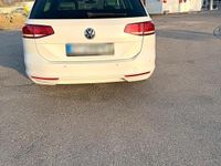 Gebraucht VW Passat 150 PS (110 kW) 2019 Weiß Kombi