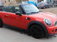 Käytetty Mini One Cabriolet 98 HP (72 kW) 2014 Punainen Avoauto
