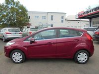 Gebraucht Ford Fiesta Titanium 75 PS (55 kW) 2010 Rot Kleinwagen