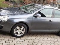 Gebraucht VW Jetta 122 PS (89 kW) 2009 Grau Limousine