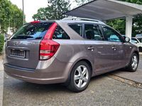 Gebraucht Kia Ceed Vision 105 PS (77 kW) 2012 Beige Kleinwagen