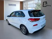 Używany Hyundai i30 Select 99 KM (72 kW) 2019 Biały Sedan/Limuzyna