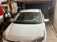 Gebraucht Hyundai i20 75 PS (55 kW) 2016 Weiß Kleinwagen