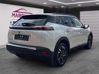 Gebraucht Peugeot e-2008 Allure 100 kW (136 PS) 2023 Perlmutt weiß SUV
