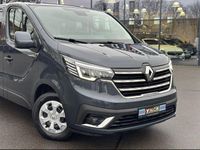 Gebraucht Renault Trafic Life 145 PS (106 kW) 2022 Grau Van / Kleinbus