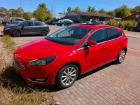 Gebraucht Ford Focus 125 PS (91 kW) 2018 Rot Limousine