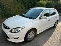 Gebraucht Hyundai i30 109 PS (80 kW) 2011 Weiß Kombi